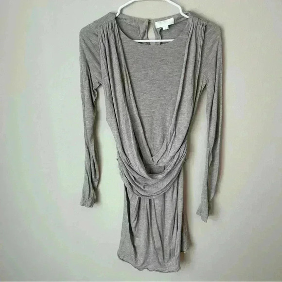 Jill Stuart Light Grey Long Sleeve Deep Scoop Crewneck Mini Dress Women’s Size 2 - Picture 1 of 5